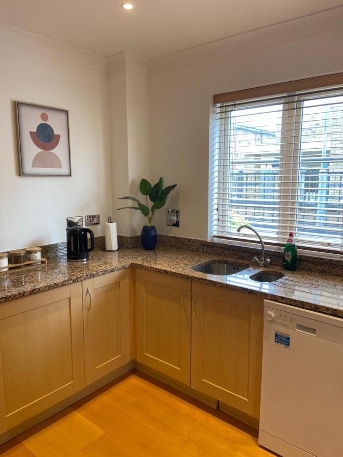 קאמברידג' 2 Bedroom, 2 Bathroom Apartment With Free Parking In A Great Location מראה חיצוני תמונה