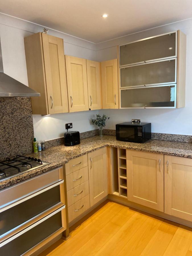 קאמברידג' 2 Bedroom, 2 Bathroom Apartment With Free Parking In A Great Location מראה חיצוני תמונה