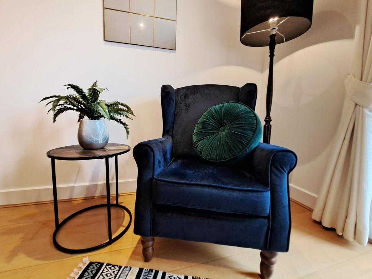 קאמברידג' 2 Bedroom, 2 Bathroom Apartment With Free Parking In A Great Location מראה חיצוני תמונה