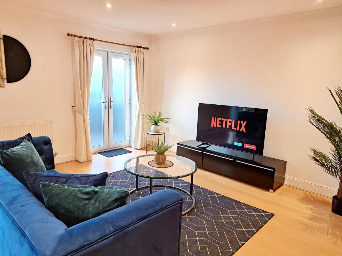 קאמברידג' 2 Bedroom, 2 Bathroom Apartment With Free Parking In A Great Location מראה חיצוני תמונה