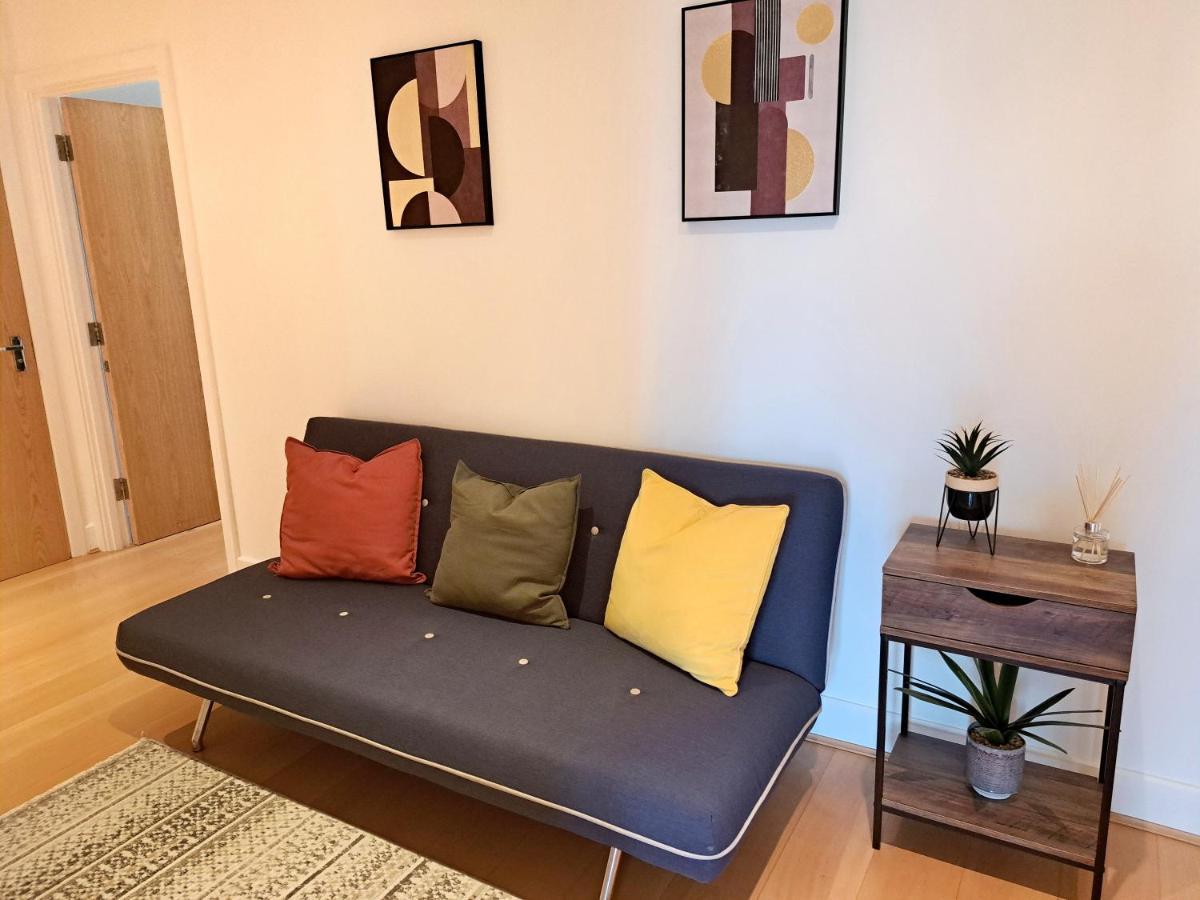 קאמברידג' 2 Bedroom, 2 Bathroom Apartment With Free Parking In A Great Location מראה חיצוני תמונה