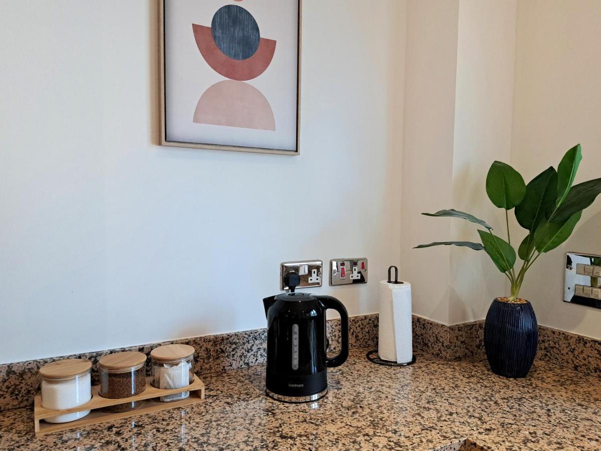 קאמברידג' 2 Bedroom, 2 Bathroom Apartment With Free Parking In A Great Location מראה חיצוני תמונה